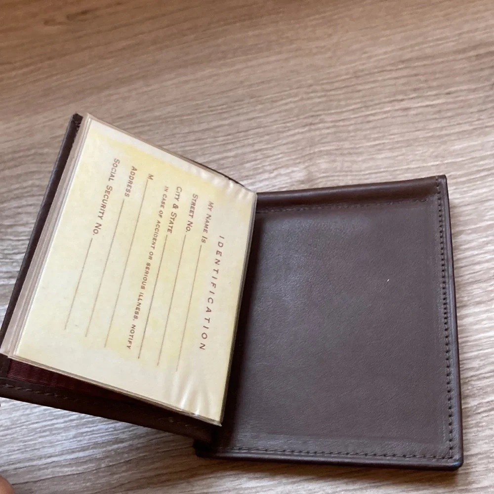 Wallet bifold with money clip in brass fandango calf leather